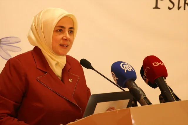 Erzurum'da 'Dijital Çağda Aile' Çalıştayı Yoğun İlgi Gördü
