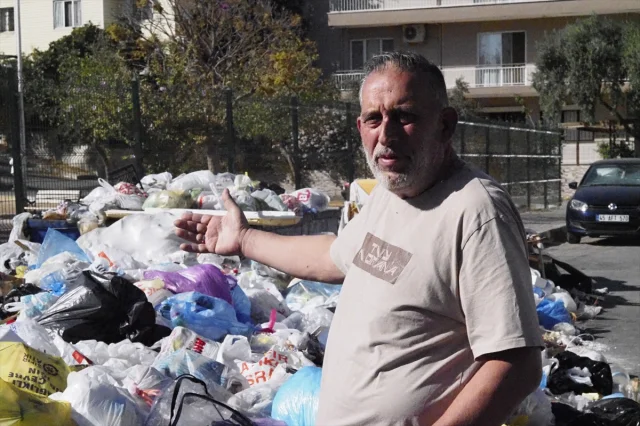 İzmir'de Çöp Krizi Mahalleliyi İsyan Ettirdi