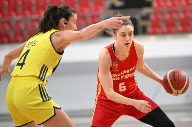 Erciyes Kupası'nda Nefes Kesen Kadınlar Basketbol Karşılaşması