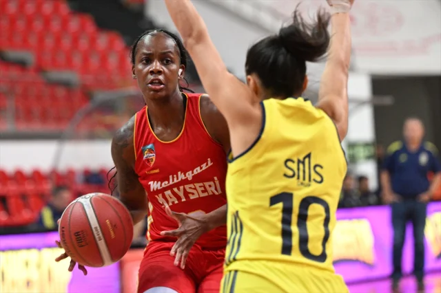Erciyes Kupası'nda Nefes Kesen Kadınlar Basketbol Karşılaşması