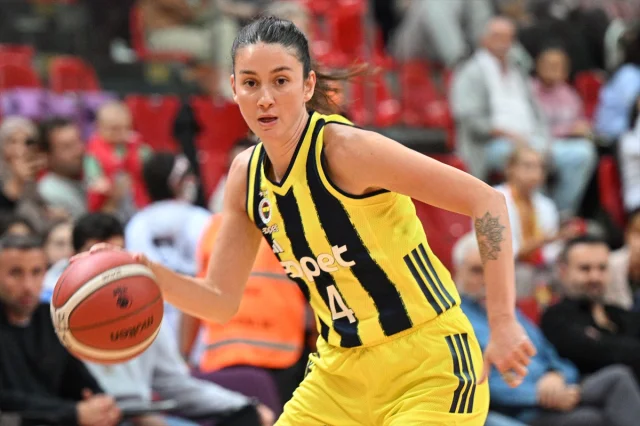 Erciyes Kupası'nda Nefes Kesen Kadınlar Basketbol Karşılaşması