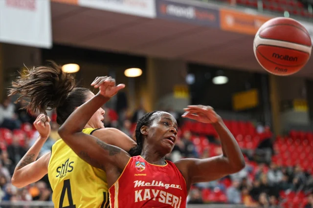 Erciyes Kupası'nda Nefes Kesen Kadınlar Basketbol Karşılaşması