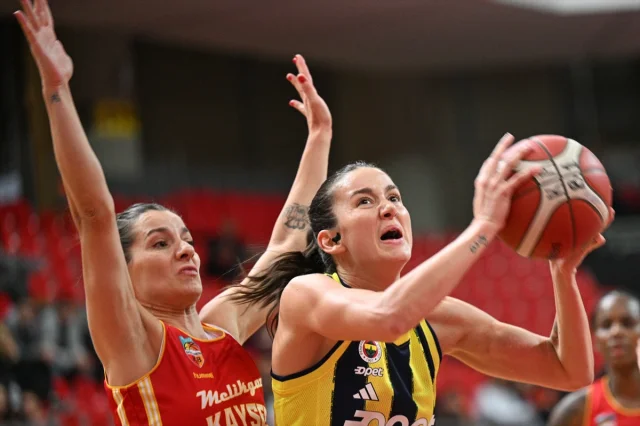 Erciyes Kupası'nda Nefes Kesen Kadınlar Basketbol Karşılaşması