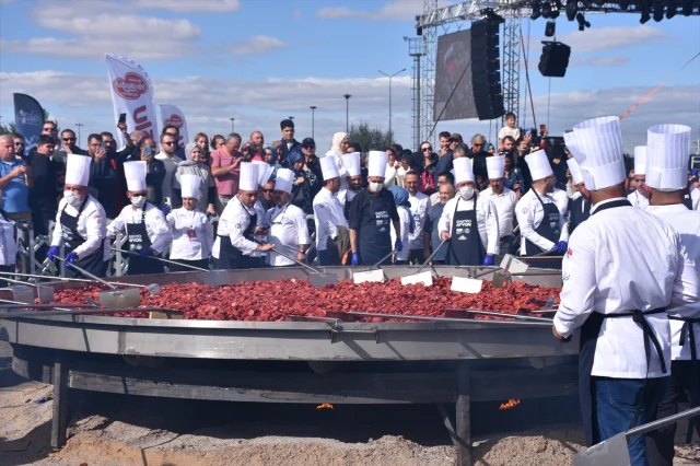 Gastro Afyon Festivali Başladı: Dev Lezzetler ve Rekorlar Bir Arada