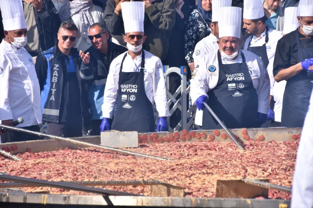 Gastro Afyon Festivali Başladı: Dev Lezzetler ve Rekorlar Bir Arada
