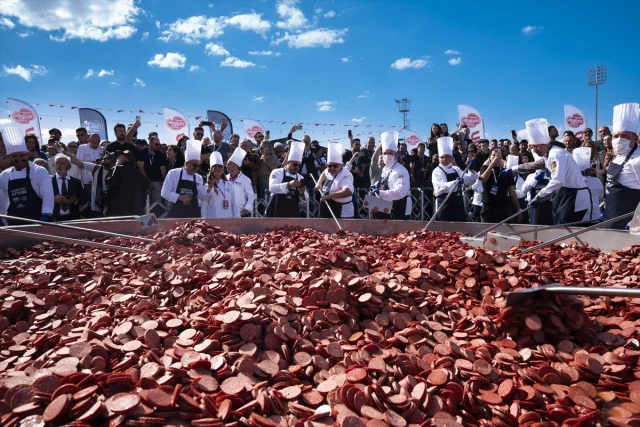 Gastro Afyon Festivali Başladı: Dev Lezzetler ve Rekorlar Bir Arada