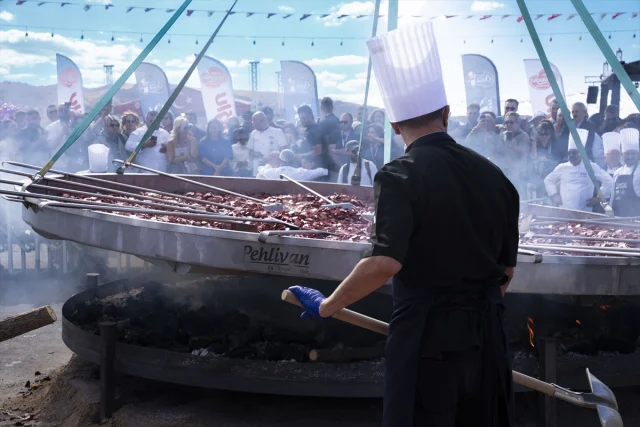 Gastro Afyon Festivali Başladı: Dev Lezzetler ve Rekorlar Bir Arada