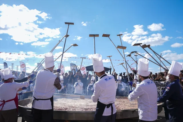 Gastro Afyon Festivali Başladı: Dev Lezzetler ve Rekorlar Bir Arada