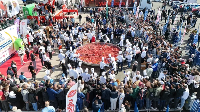 Gastro Afyon Festivali Başladı: Dev Lezzetler ve Rekorlar Bir Arada