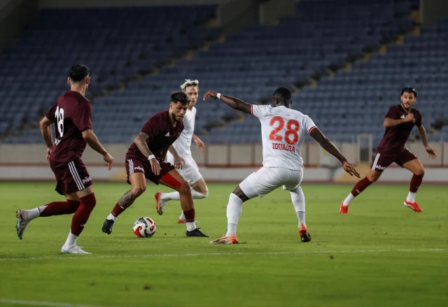 Hatayspor ve Boluspor Arasında Gol Dolu Beraberlik