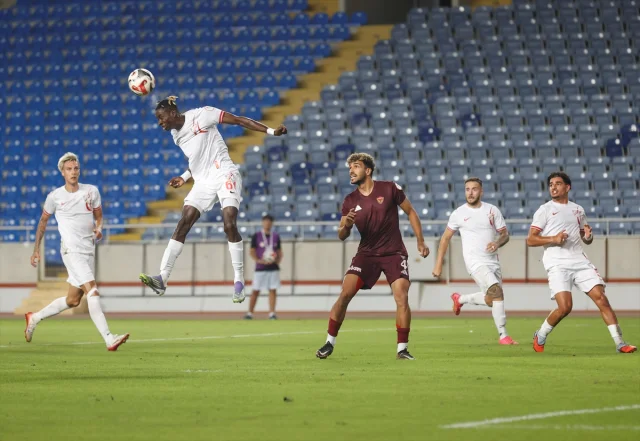 Hatayspor ve Boluspor Arasında Gol Dolu Beraberlik