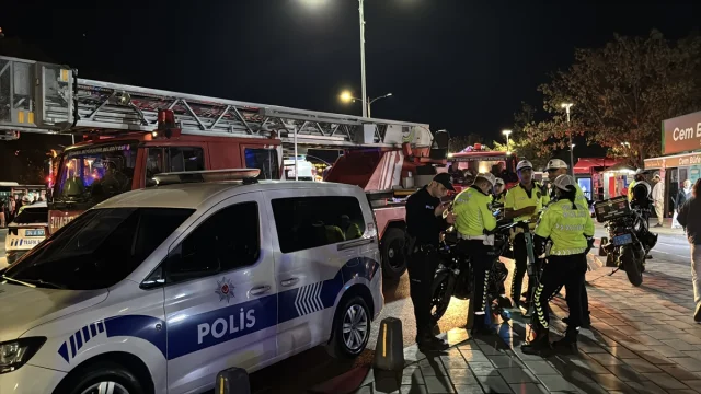 Üsküdar'da Korkutan Deniz Kazası: Vapur İle Yük Gemisi Çarpı...