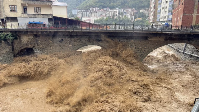 Artvin'deki Sağanak Yağışlar Krize Yol Açtı