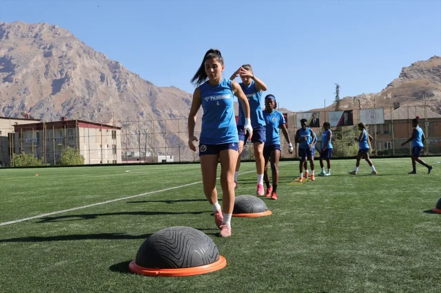 Hakkari Türk Kadın Futbolunu Sarsacak Müjdeyi Açıkladı