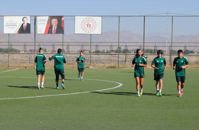 Hakkari Türk Kadın Futbolunu Sarsacak Müjdeyi Açıkladı