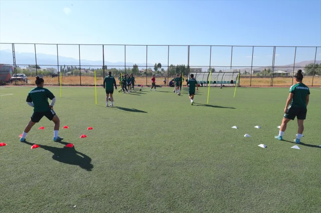 Hakkari Türk Kadın Futbolunu Sarsacak Müjdeyi Açıkladı