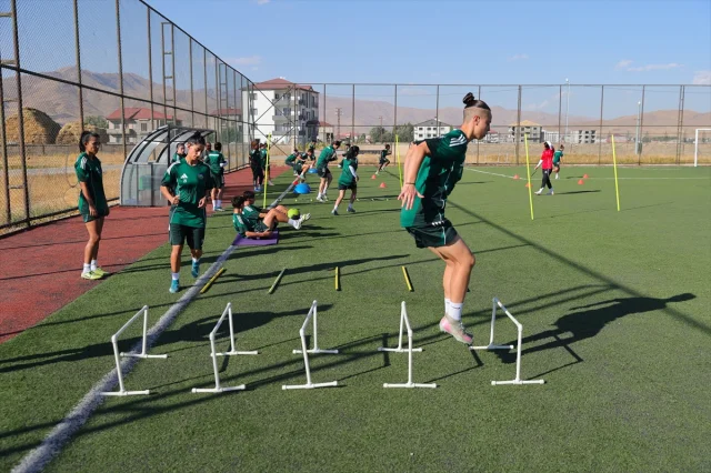 Hakkari Türk Kadın Futbolunu Sarsacak Müjdeyi Açıkladı
