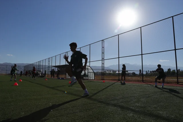 Hakkari Türk Kadın Futbolunu Sarsacak Müjdeyi Açıkladı