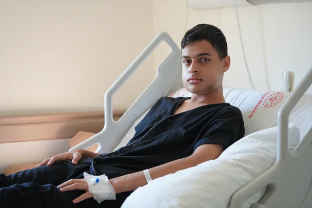 Genç Hastanın Çene Ameliyatı Hayatı Değiştirdi