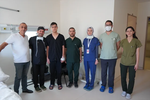 Genç Hastanın Çene Ameliyatı Hayatı Değiştirdi