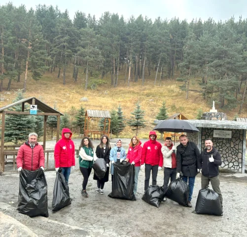 Iğdır ve Kars'ın Ormanlarında Çöp Avı Gençlerle Renklendi