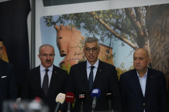 Sağlık Bakanı Çanakkale'de Sağlıkta Yerli Hamleleri Anlattı