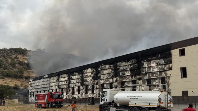Kayseri Mobilya Fabrika Yangını Korku Doldu