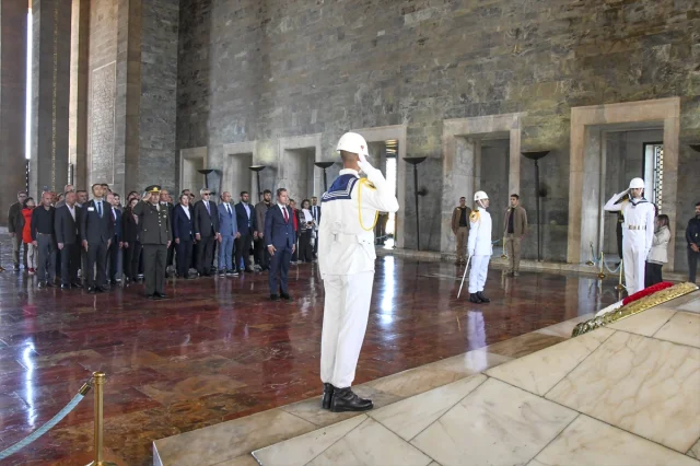 CHP Kurultayı Öncesi Anıtkabir'de Duygusal Anlar