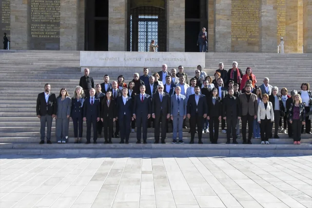 CHP Kurultayı Öncesi Anıtkabir'de Duygusal Anlar