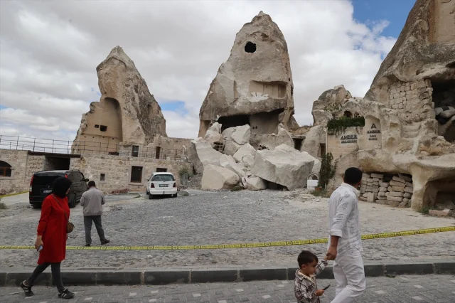Peri Bacalarında Gece Yarısı Sürprizi: Göreme'de Çökme Meyda...