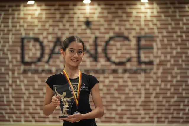 İzmirli Genç Dansçı Dünyayı Büyülüyor