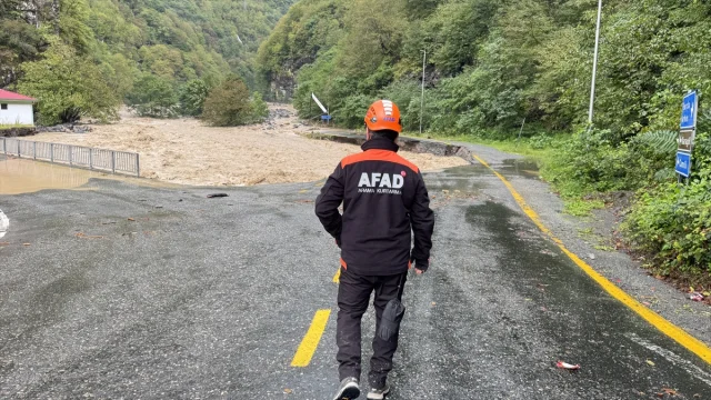 Artvin'de Sel ve Heyelan Alarmı: Bölgede Neler Yaşanıyor?