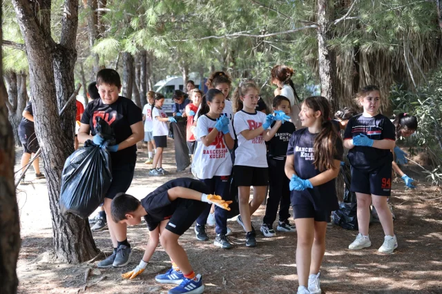 Marmaris'te Deniz Temizliği: Çıkanlar Şaşırttı