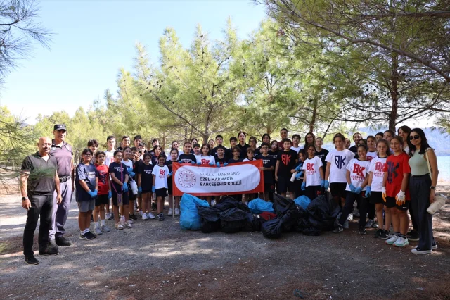 Marmaris'te Deniz Temizliği: Çıkanlar Şaşırttı