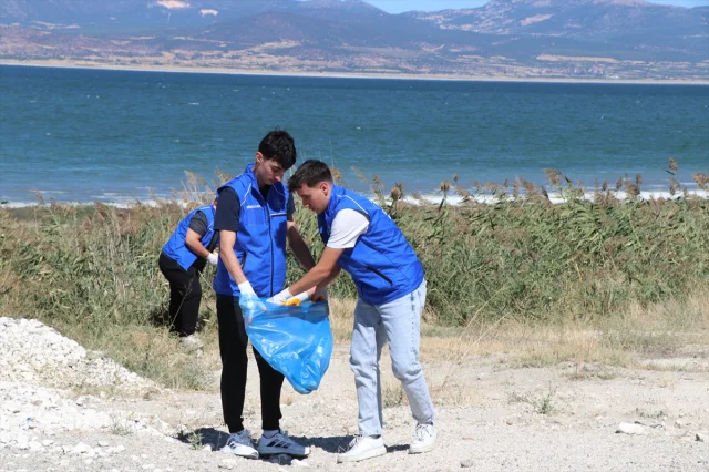 Burdur Gölü'nün Yok Oluşuna Karşı Büyük Temizlik Seferberliğ...