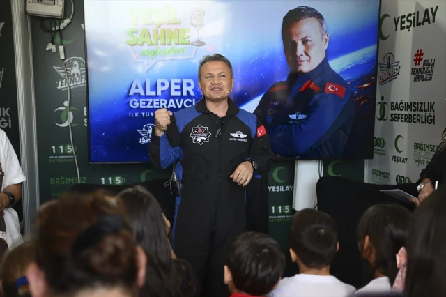 TEKNOFEST'te Yeşilay ve Alper Gezeravcı'dan Gençlere İlham Veren Buluşma