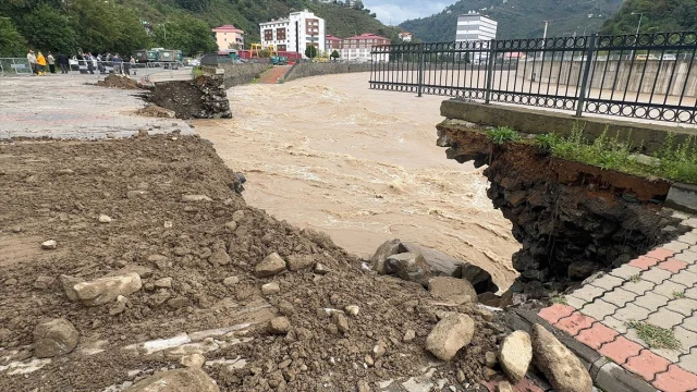 Giresun'da Sel Felaketi: Yağışlar Hayatı Felç Etmeye Devam Ediyor