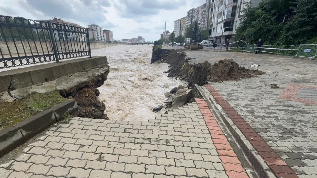 Giresun'da Sel Felaketi: Yağışlar Hayatı Felç Etmeye Devam Ediyor