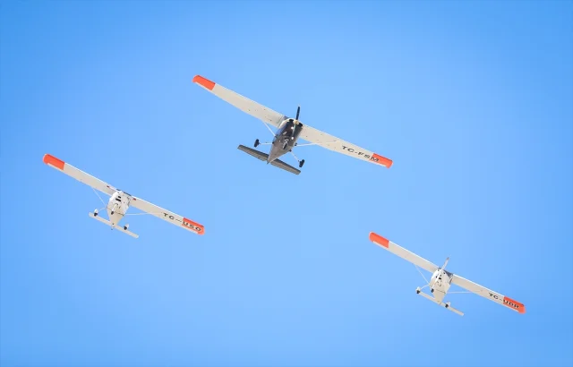 Eskişehir'in Gökyüzü Hız Kesmiyor: Sivrihisar Hava Gösterileri Coşkusuyla Başladı