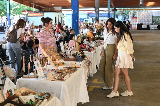 Adana'da Kadın Girişimcilerin Eserleri Fuarla Taçlandı