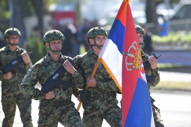 Sırbistan'ın Görkemli Askeri Geçit Töreni Gücünü Sergiliyor