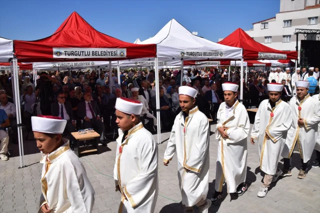 Manisa'nın Hafızlık Gururu: İcazet Töreninde 60 Başarı Hikayesi
