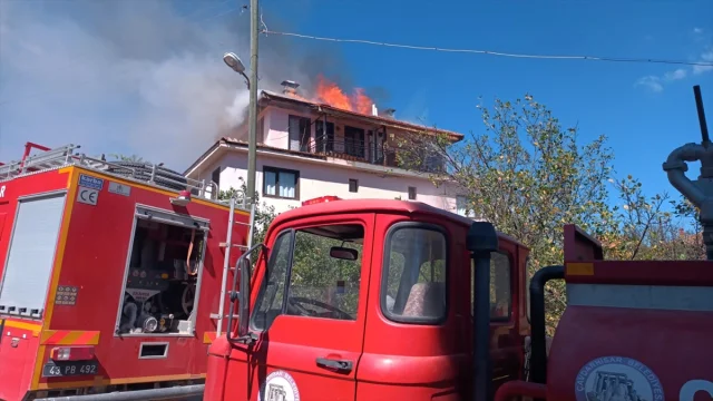 Kütahya'da Gözleme Ateşi: Ev Yangınla Harap Oldu