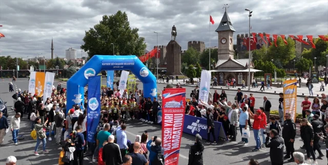 Kayseri'de Renkli Anlara Sahne Olan Çocuk Maratonu ve Baby Run Festivali