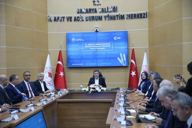 Bakan Yumaklı'nın Sakarya Ziyaretinde Tarım Geleceği İçin Önemli Vurgular