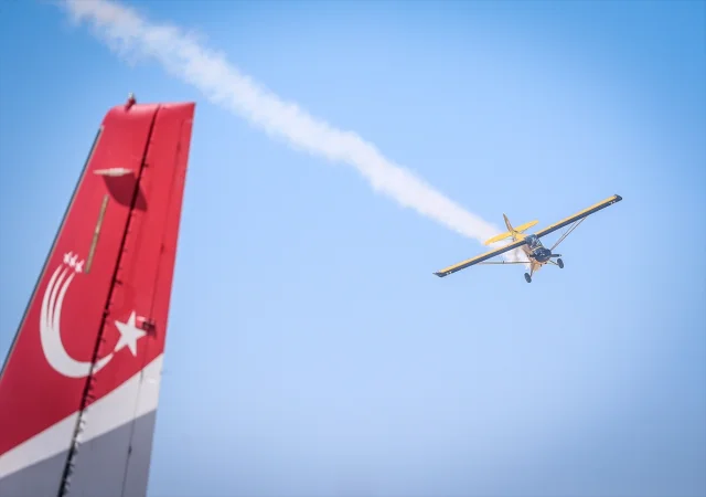 Eskişehir Semalarını Süsleyen Dede-Torun: Havada Unutulmaz Anlar Yaşandı