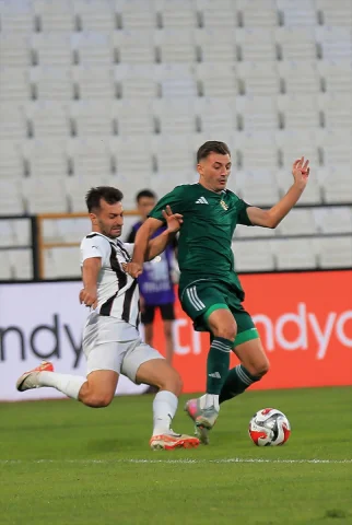 Manisa'da Gol Yağmuru: Esenler Erokspor Son Dakikada Galibiyeti Kaptı