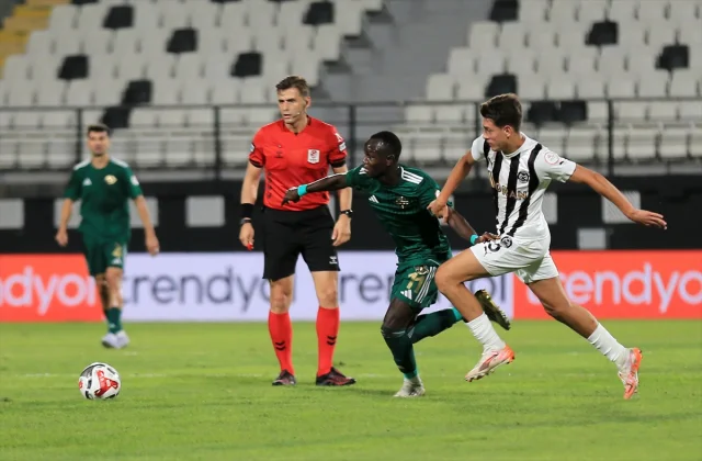 Manisa'da Gol Yağmuru: Esenler Erokspor Son Dakikada Galibiyeti Kaptı