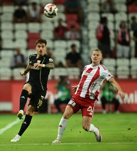 Trendyol Süper Lig'de Gol Yok: Antalyaspor ve Kayserispor İkinci Yarıya Umutlu Giriyor