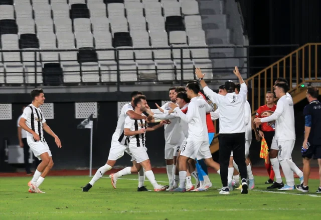 Manisa'da Gol Yağmuru: Esenler Erokspor Son Dakikada Galibiyeti Kaptı